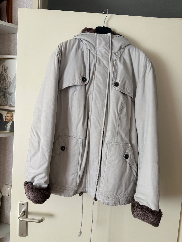 Stijlvolle Dames Winterjas - Maat L - Beige met Bontdetails, Beige, Maat 42/44 (L), Ophalen of Verzenden, Onbekend