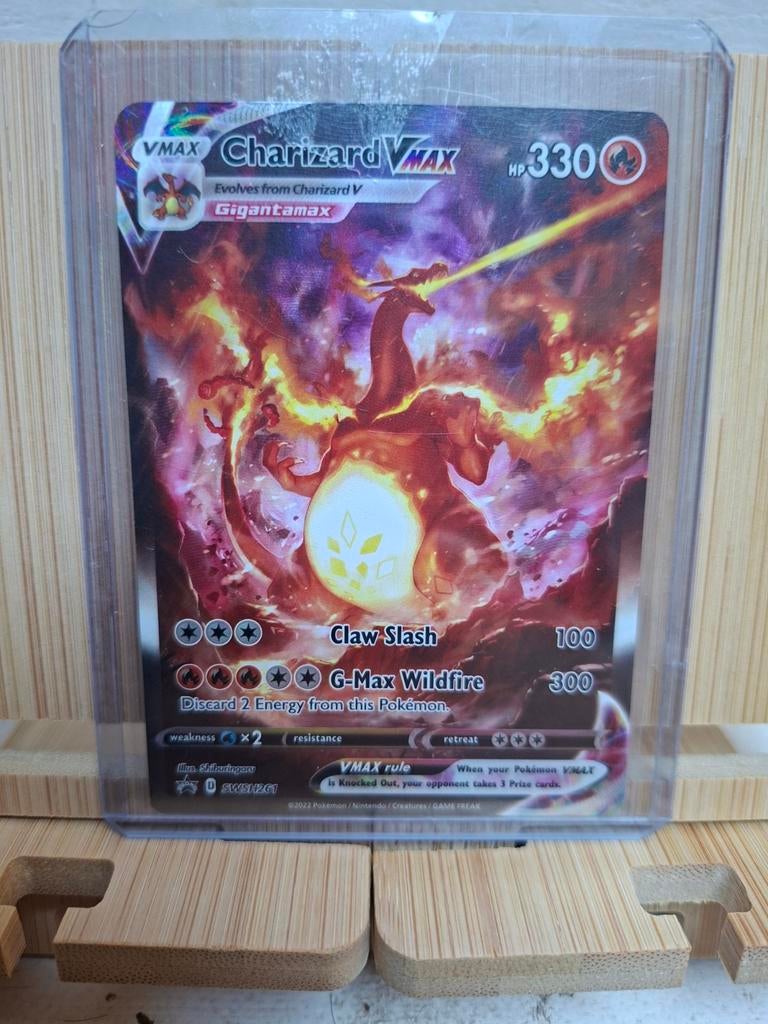 Charizard VMAX SWSH261 Promo Pokémon Kaart, Ophalen of Verzenden, Zo goed als nieuw, Losse kaart, Foil