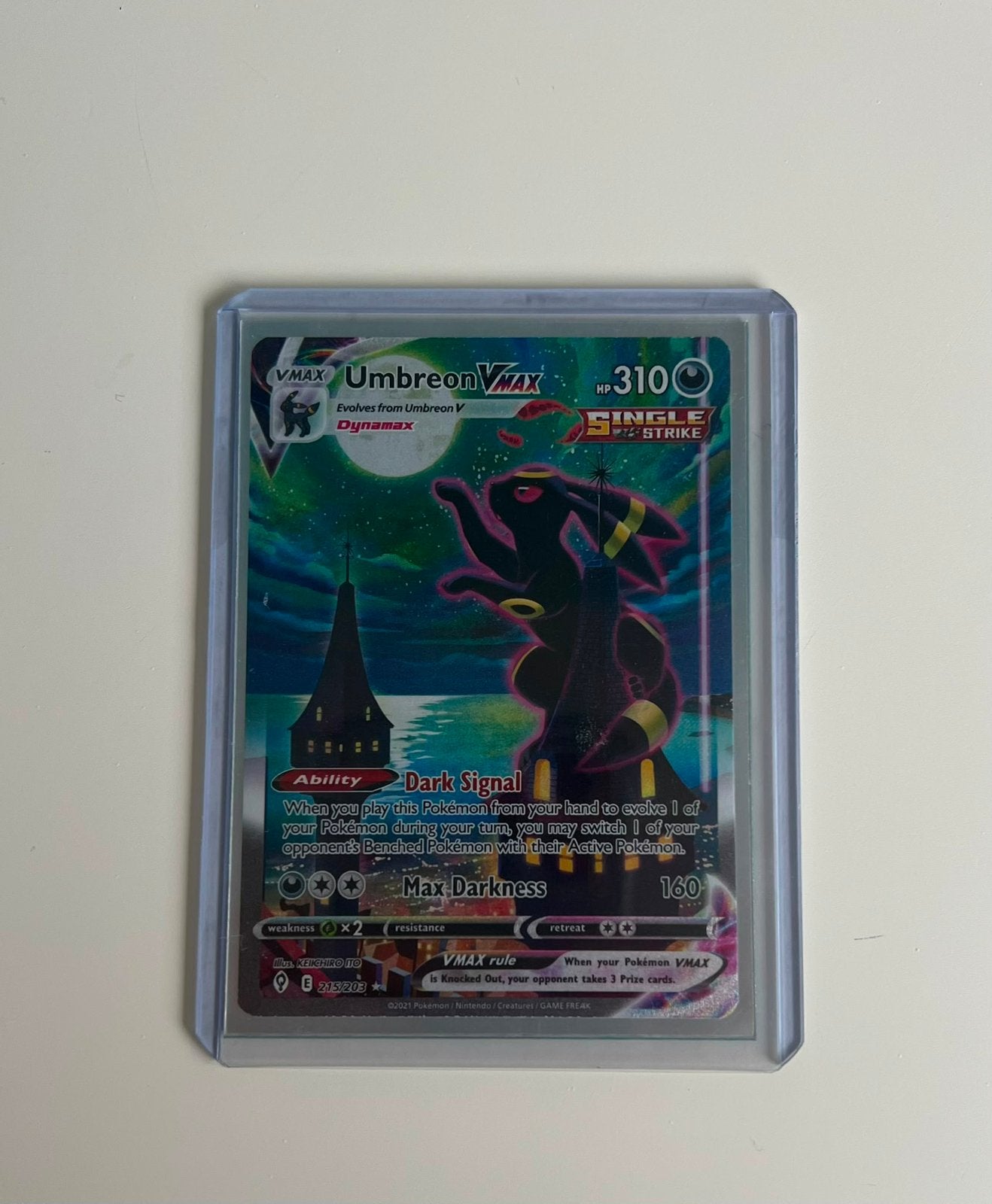 Umbreon vmax alternate art, Hobby en Vrije tijd, Verzamelkaartspellen | Pokémon, Ophalen of Verzenden, Zo goed als nieuw, Losse kaart