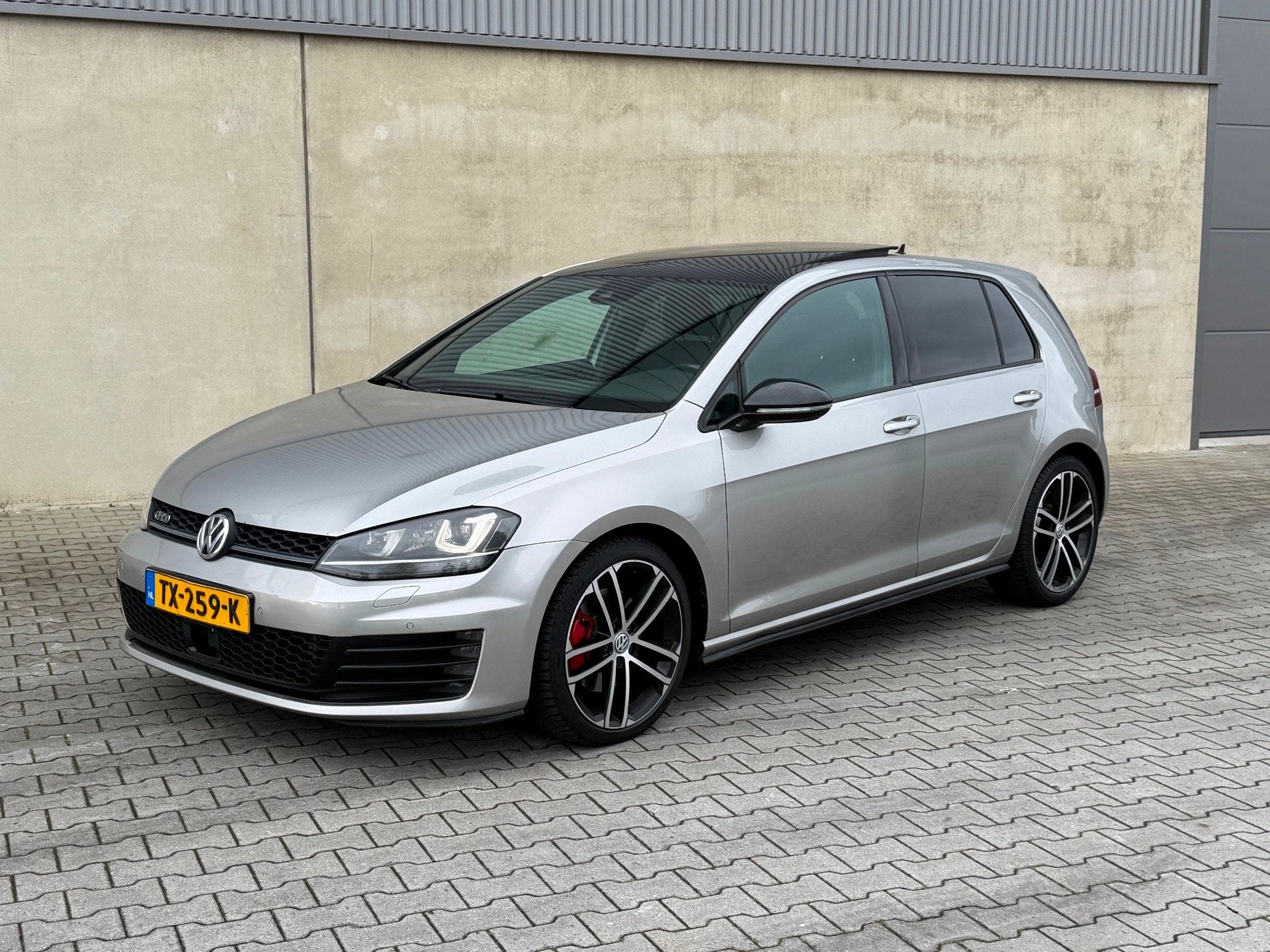 Volkswagen Golf 2.0 TDI GTD 135KW DSG PANORAMADAK+GROOT NAVI, Auto's, Volkswagen, Gebruikt, 4 cilinders, Automatische klimaatregeling