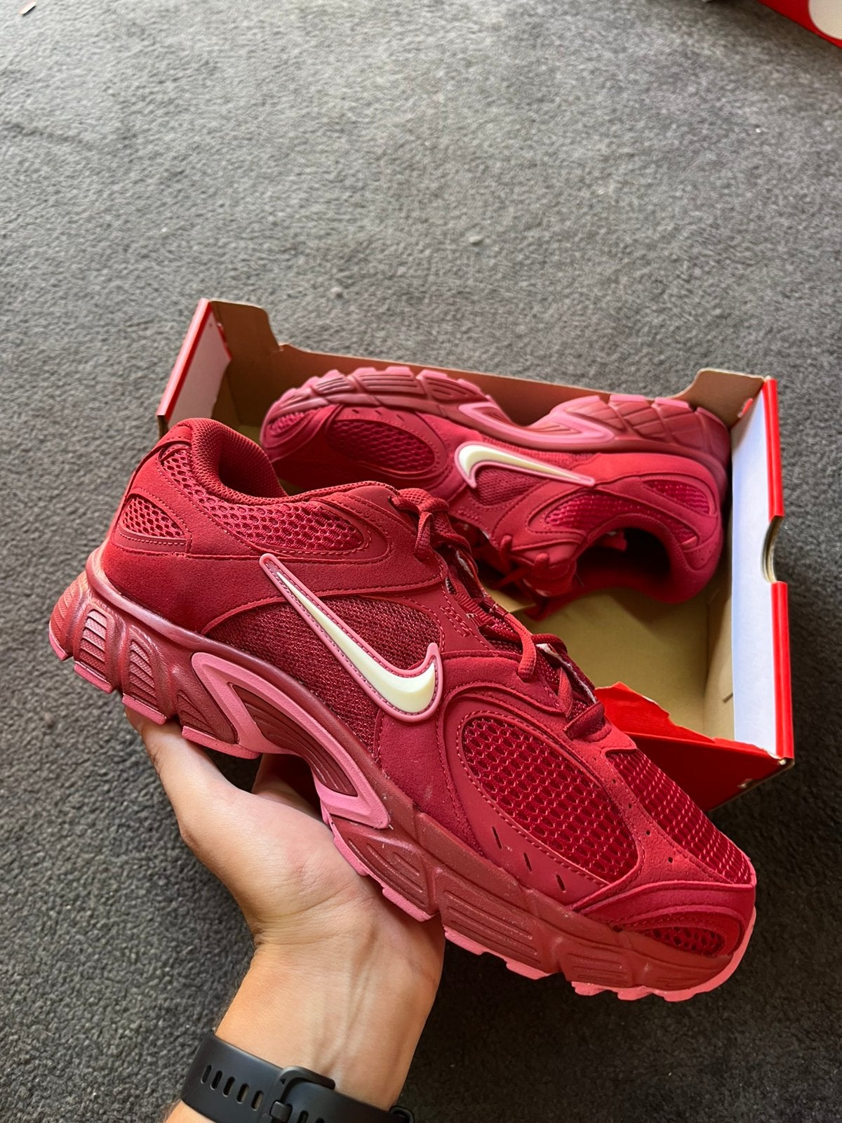 Nike V5 Runner Rood - Maat 44, Overige kleuren, Nieuw, M, Ophalen of Verzenden