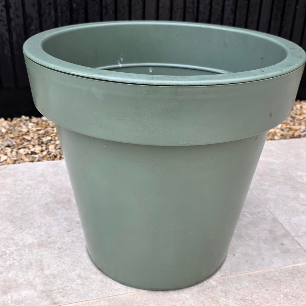 Gratis grote groene kunststof bloempot
 38cm, Kunststof, Rond, Minder dan 40 cm, Balkon