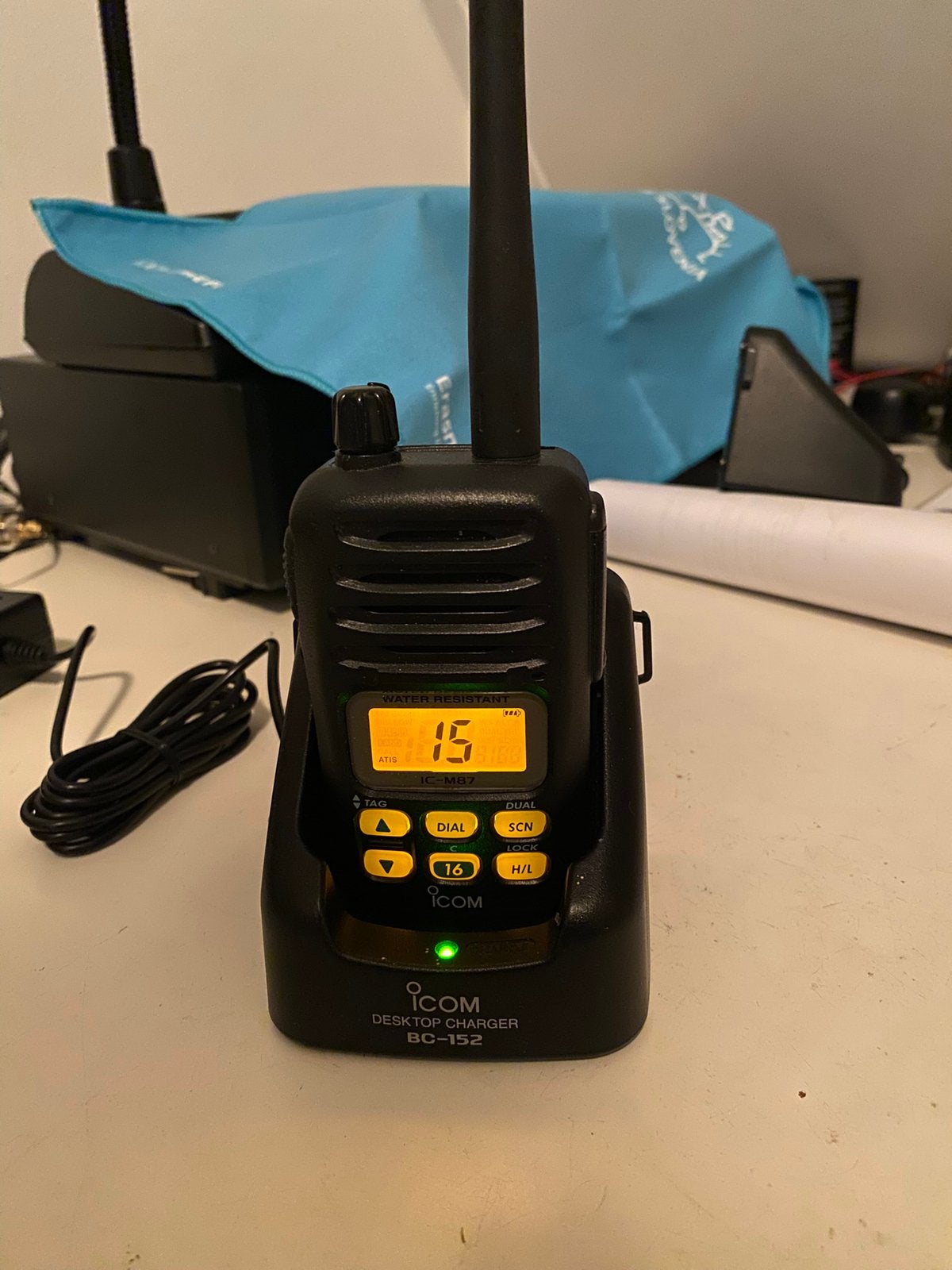 Te koop Icom compacte IC M87 portable marifoon, Ophalen of Verzenden, Gebruikt, Communicatie