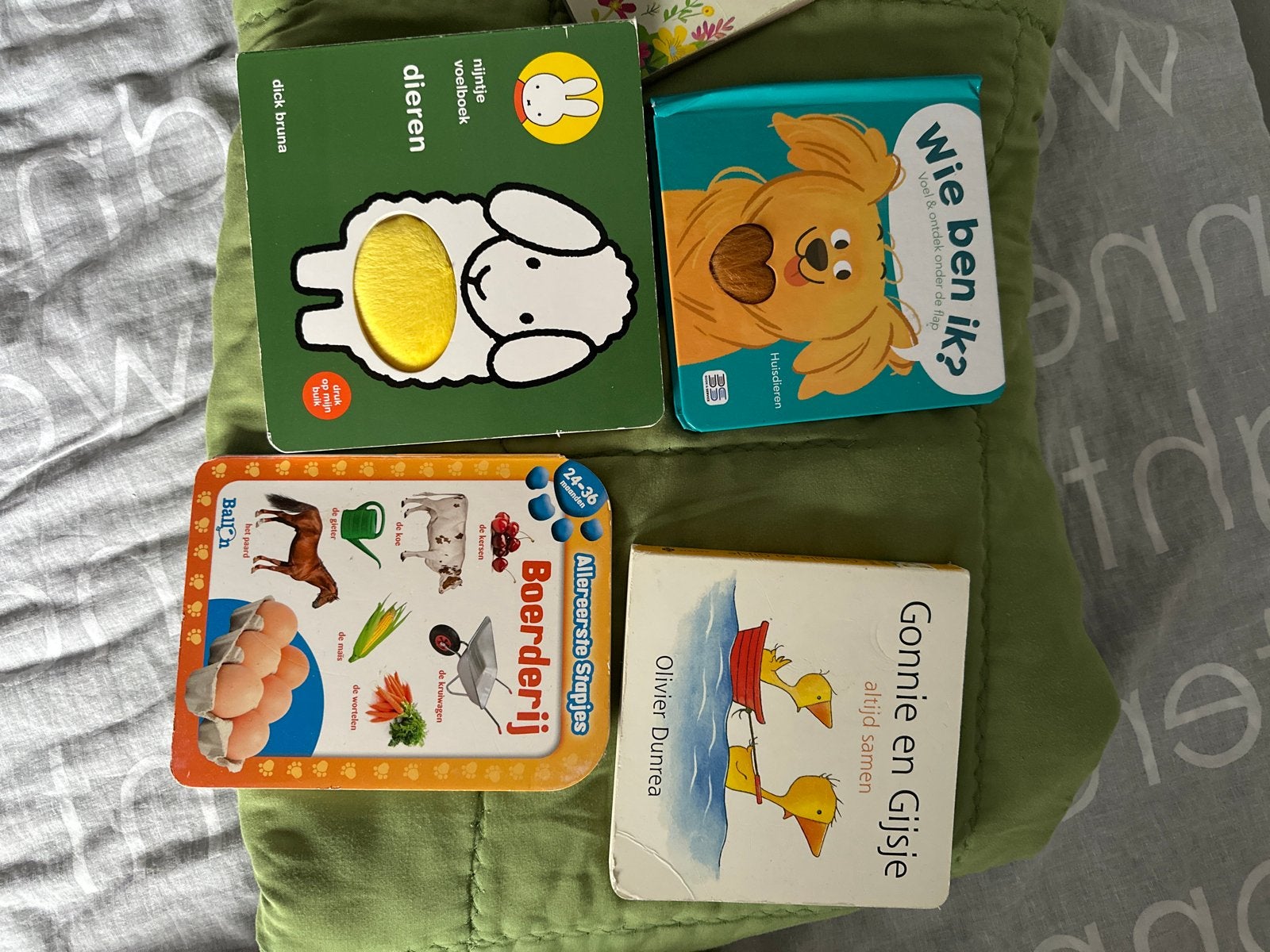 Leuke set van 5 babyboekjes: Nijntje, Wie ben ik?, Boerderij, Ophalen of Verzenden, Gelezen, Uitklap-, Voel- of Ontdekboek, 0 tot 6 maanden