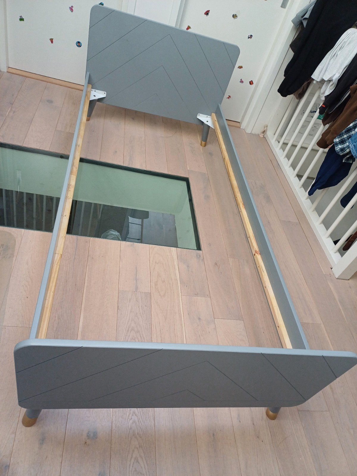 Vipack Billy Eenpersoonsbed - Grijs Grenen & MDF, Huis en Inrichting, Ophalen, Gebruikt, 90 cm, Eenpersoons