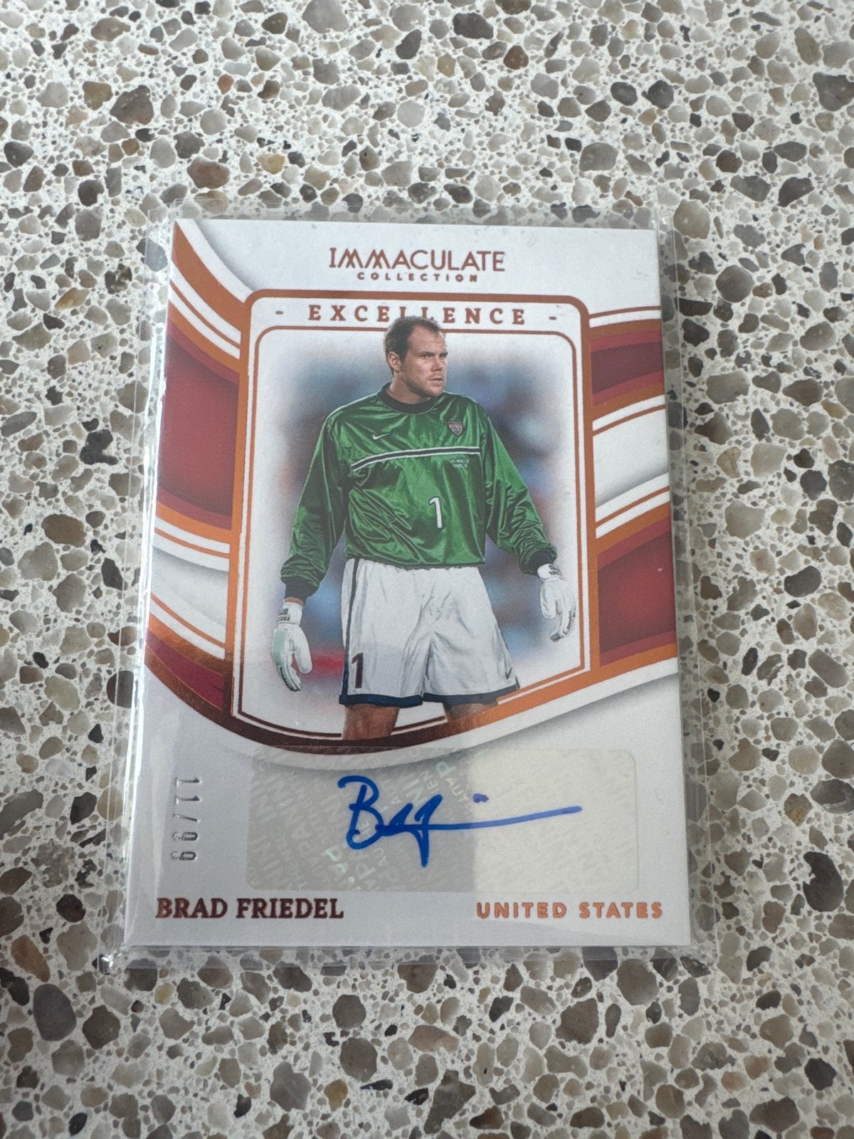Brad Friedel gesigneerde kaart - Immaculate Collection, Ophalen of Verzenden, Zo goed als nieuw, Overige sporten, Spelerskaart