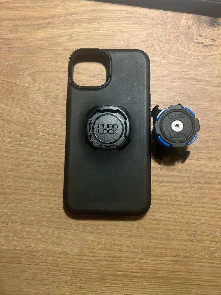 Quad lock stuurpen mount  en iphone  14 case, Telecommunicatie, Telefoonhouders, Ophalen of Verzenden, Zo goed als nieuw, Fiets
