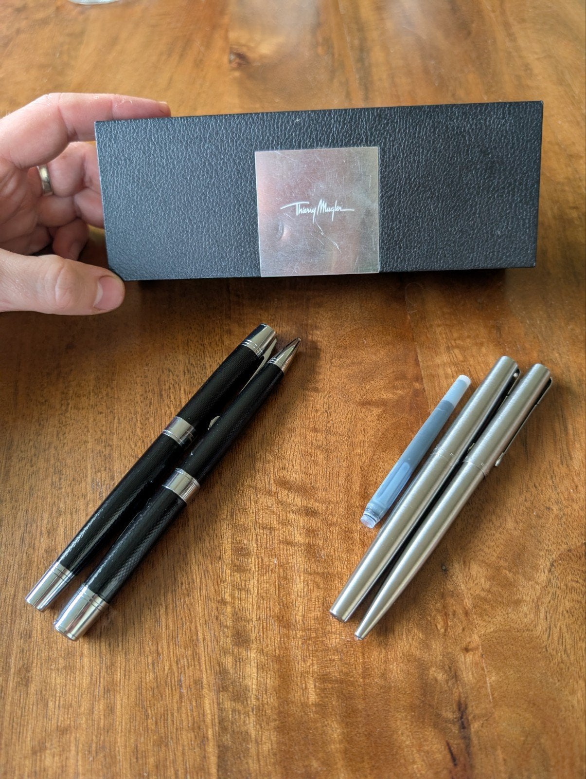 Nieuwe Thierry Mugler en Parker Jotter pennen, Verzamelen, Pennenverzamelingen, Nieuw, Met doosje, Ophalen of Verzenden, Parker