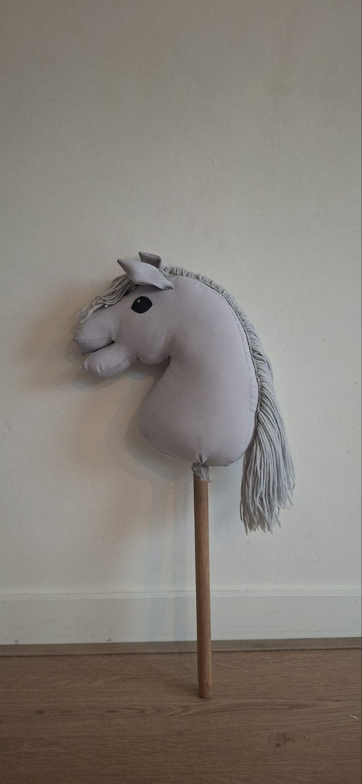Hobbyhorse / Stokpaardje - Grijs, Ophalen, Zo goed als nieuw, Jongen of Meisje