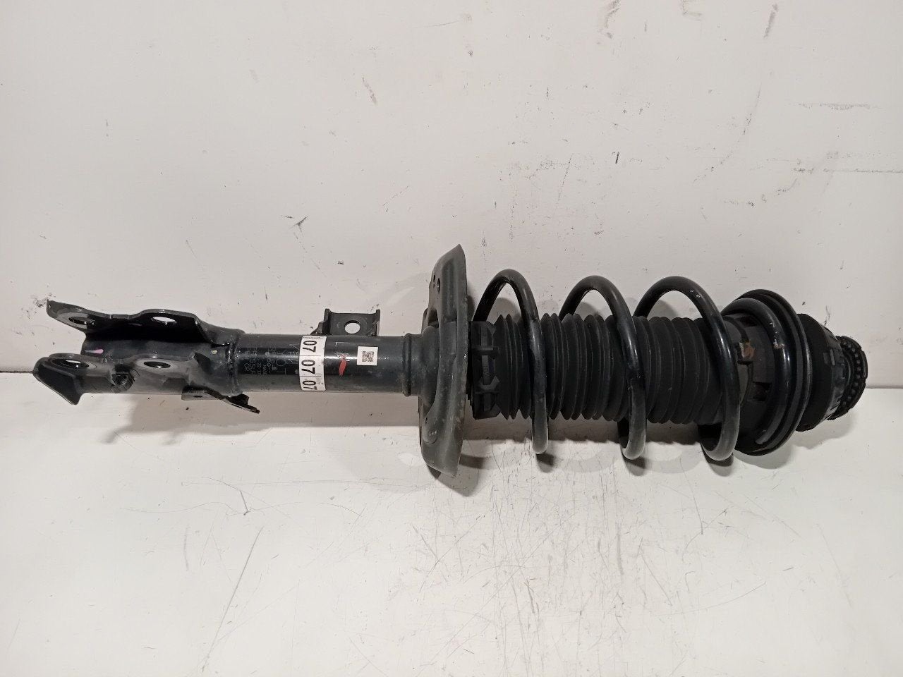 Veerpoot links voor Toyota Aygo, Onderdelen@venauto.nl, Van der Ven Autorecycling B.V., Gebruikt, Ettenseweg 76, 4706 PB Roosendaal, The Netherlands
