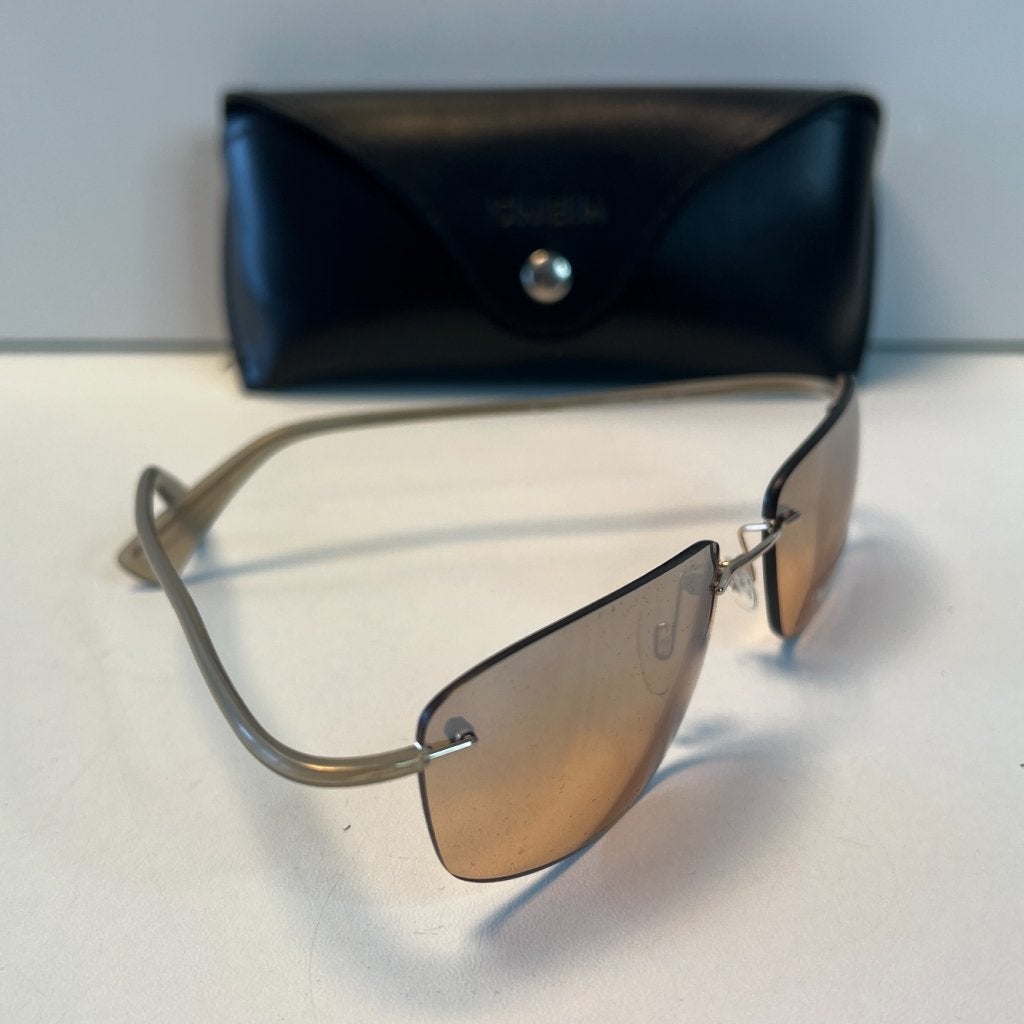 Donnakaran 9703S Titanium zonnebril | Zeer nette staat, Flex Ltd., Zo goed als nieuw, https://flex.com/contact-us, Nobelstraat 10, 5807 GA Oostrum LB, Limburg, Nederland