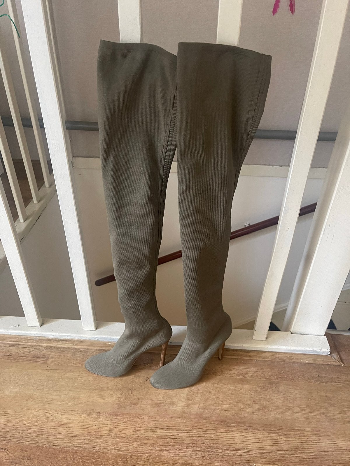 Stijlvolle Overknee Laarzen met Hak - Groen, Kleding | Dames, Hoge laarzen, Ophalen of Verzenden, Zo goed als nieuw, Groen