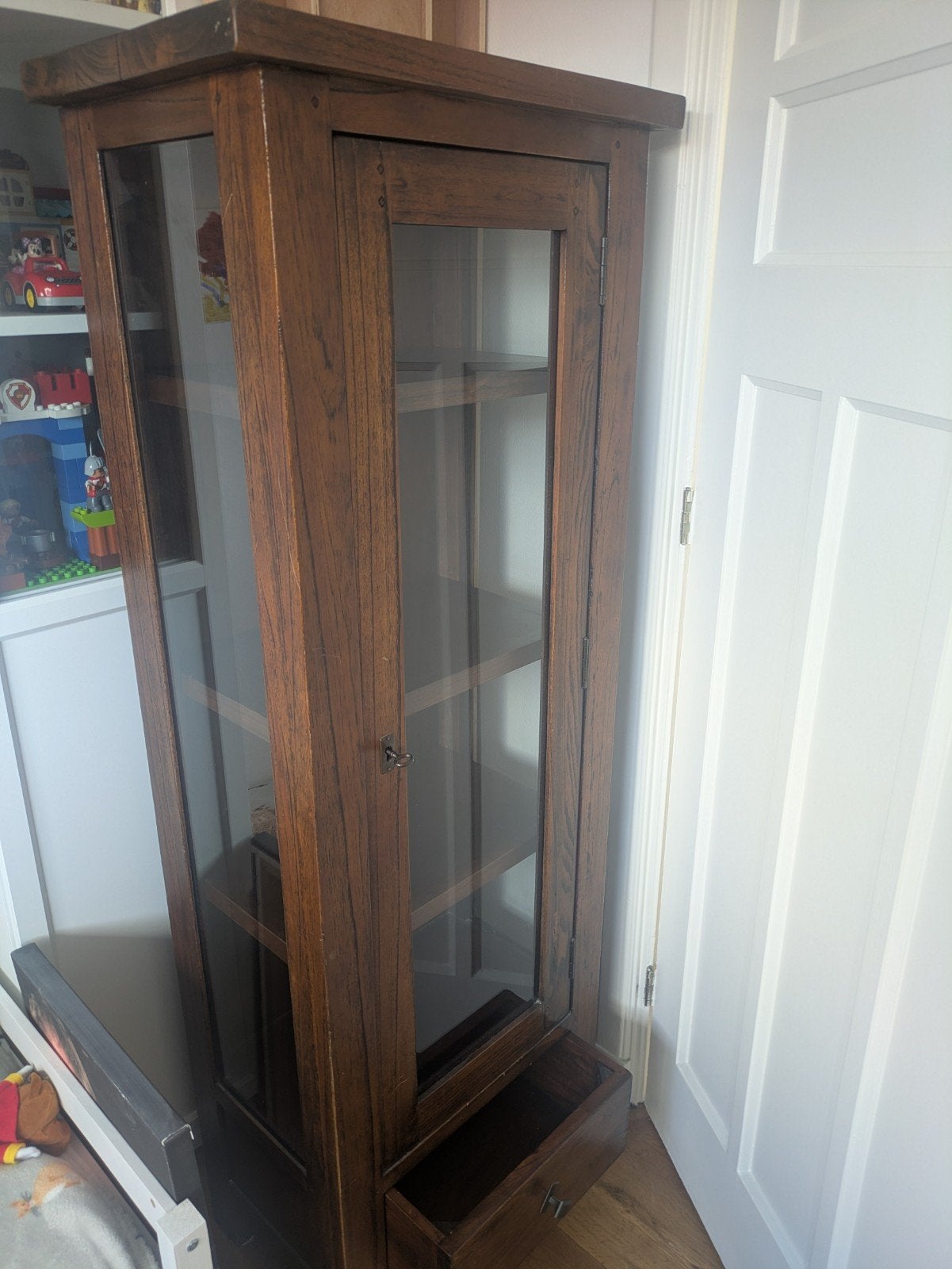 Hardhouten vitrinekast met lade, Ophalen, Gebruikt, Met lade(s), Overige houtsoorten