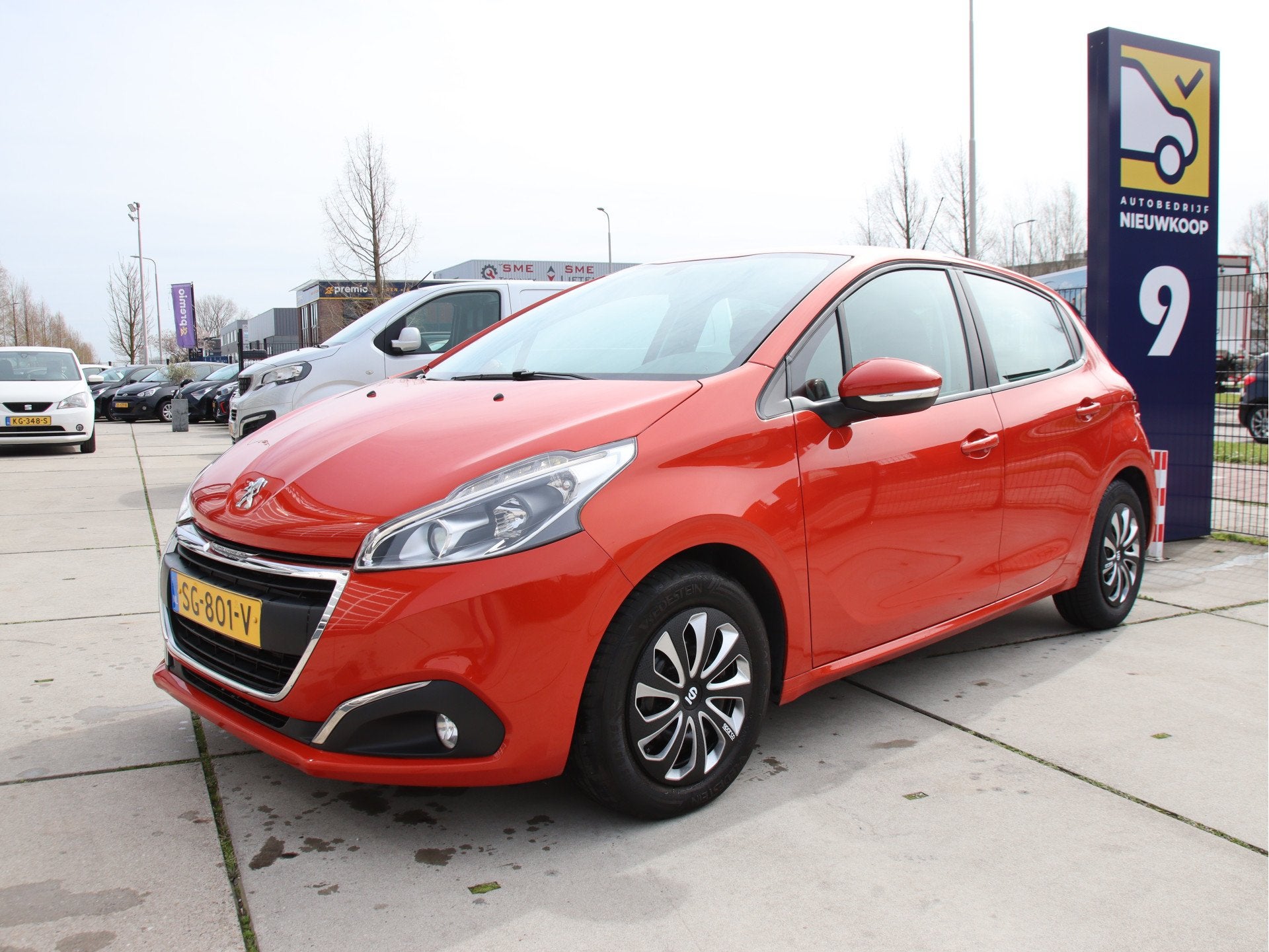 Peugeot 208 1.2 PureTech Blue Lion Carplay, LED, Navigatie,, Auto's, Peugeot, Gebruikt, Euro 6, 82 pk, Leder en Stof