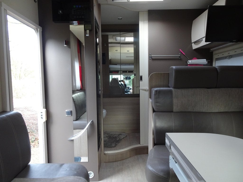 Mooie Challenger Quartz, Caravans en Kamperen, Campers, Ringverwarming, Ford, Bedrijf, Koelkast
