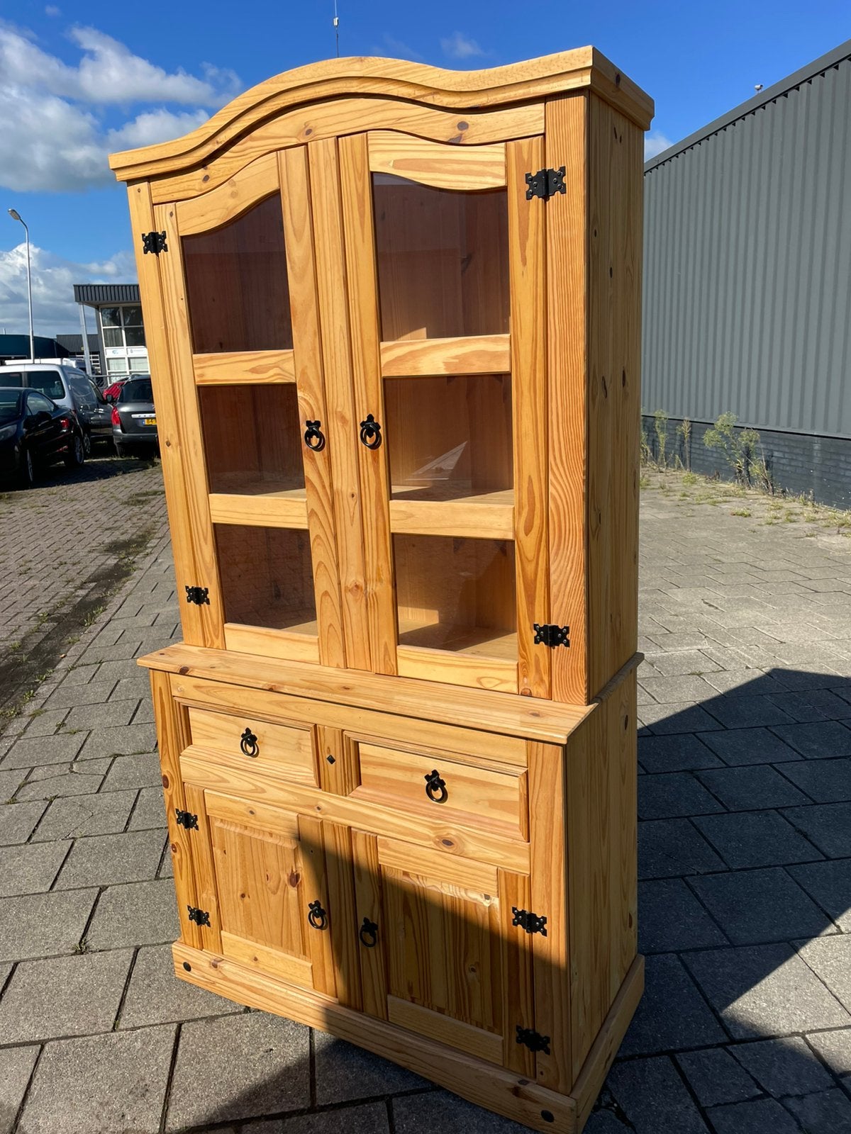 Mooie Grenen Buffetkast / Servieskast met Zwart Beslag, Ophalen, Gebruikt, 100 tot 150 cm, 200 cm of meer