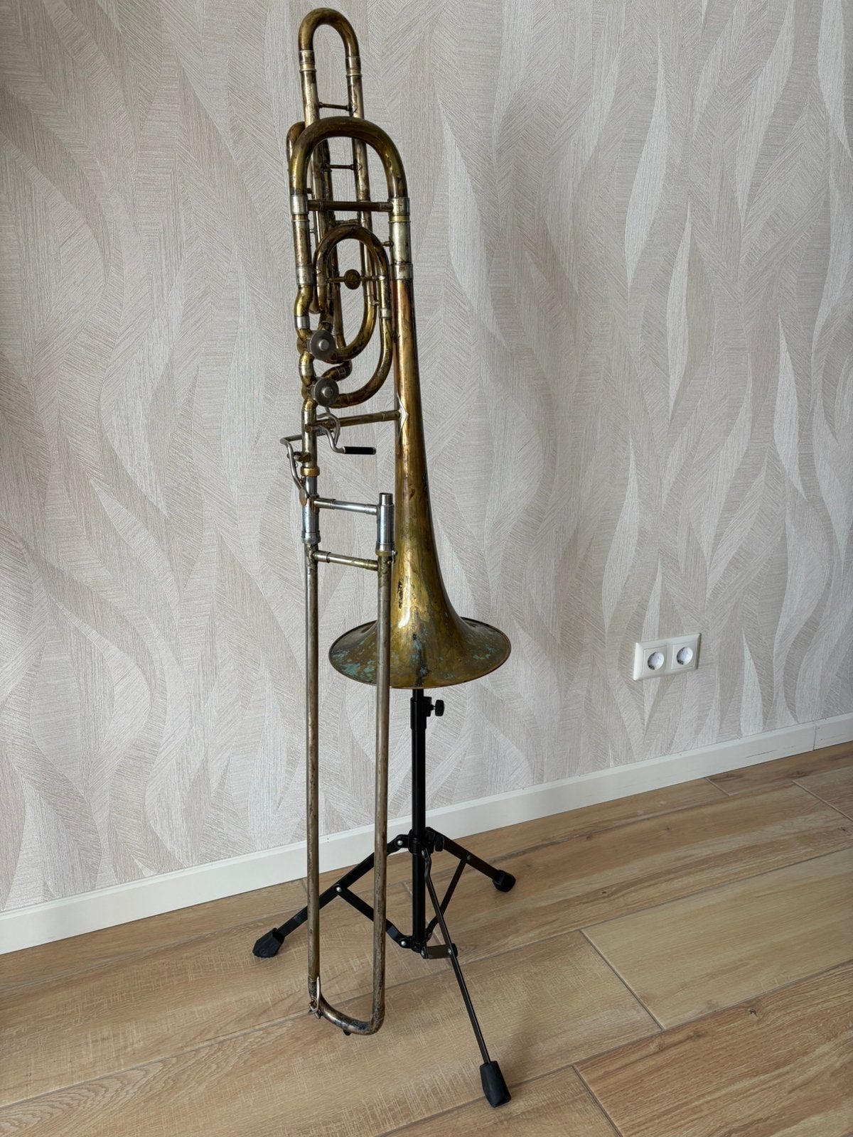Holton TR181 bastrombone (1972-1973), Ophalen, Zo goed als nieuw, Bas, Met koffer