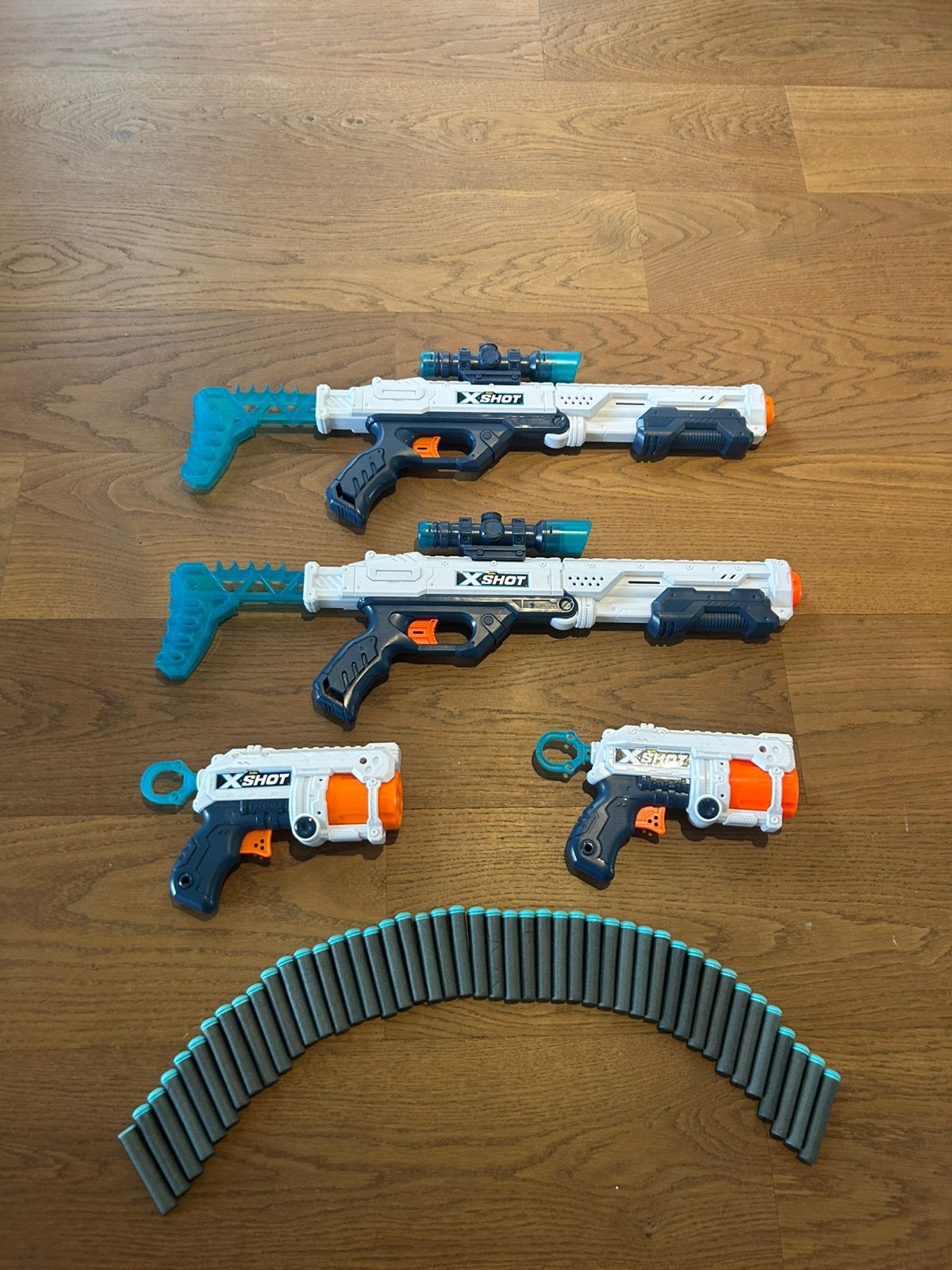 ZURU X-Shot Set: 4 Blasters + 45 Pijltjes (Nerfgun), Ophalen of Verzenden, Zo goed als nieuw