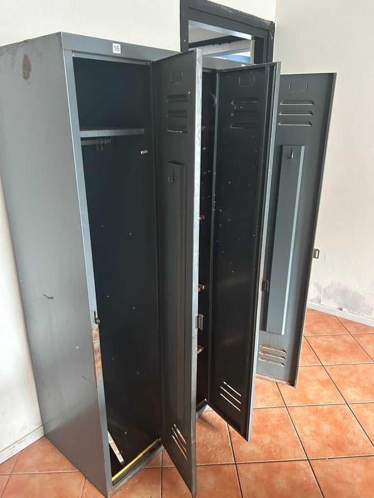 Metalen locker, Ophalen, Gebruikt
