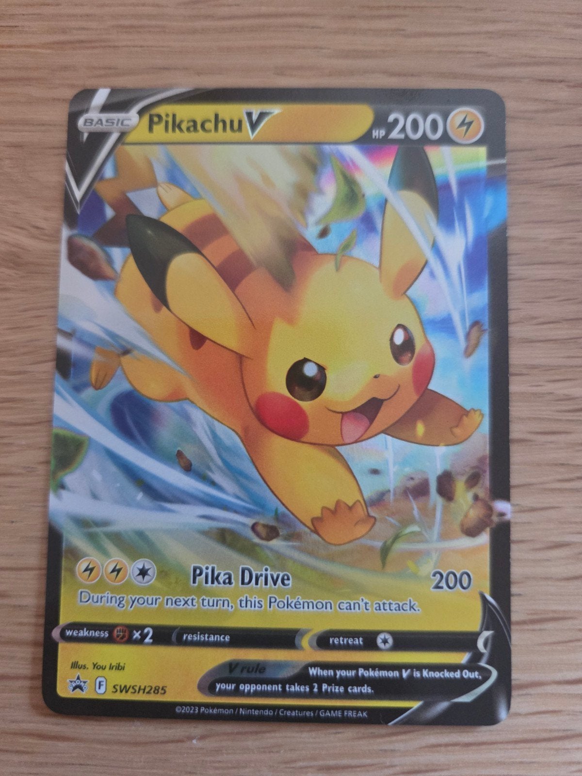 Pikachu V SWSH285 Pokémon Kaart - Zo goed als nieuw, Ophalen of Verzenden, Zo goed als nieuw, Losse kaart