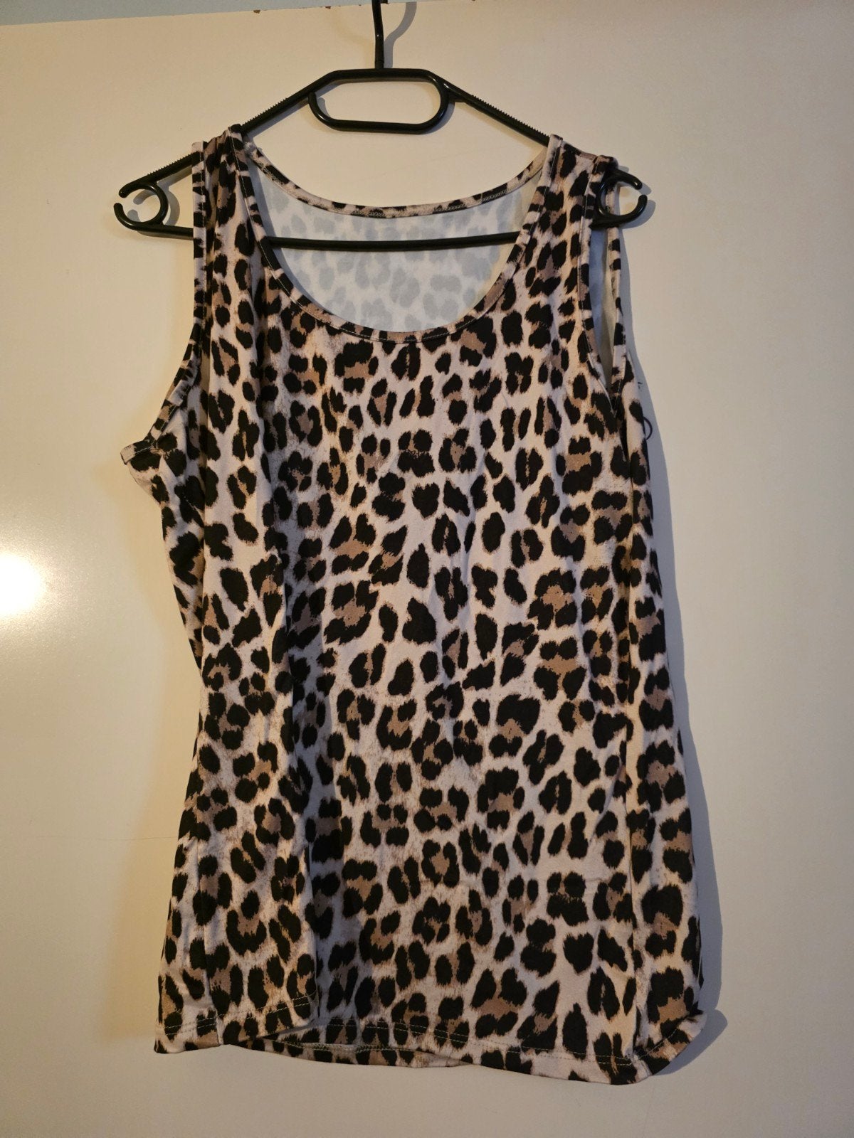 Leopard print top, maat 1 (tot 40), Maat 38/40 (M), Beige, Ophalen of Verzenden, Zonder mouw