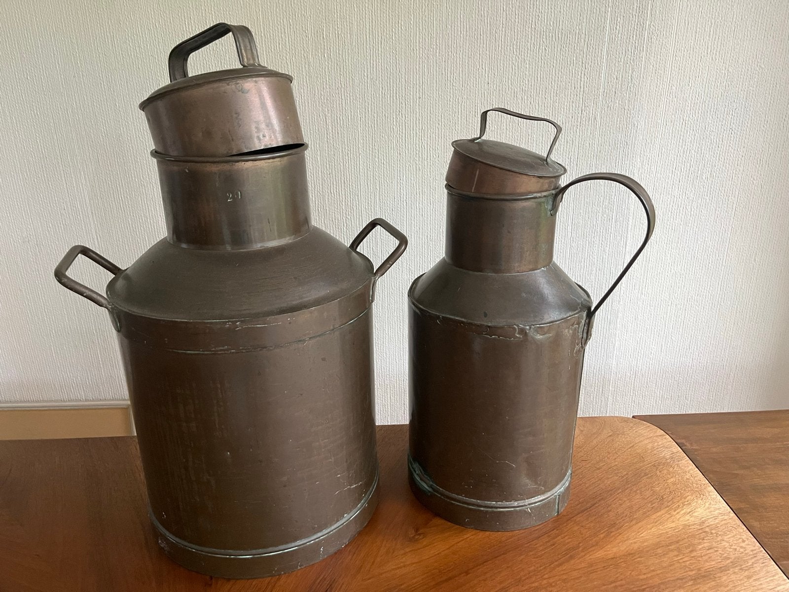 Set van 2 verkoperde melkbussen - 44 en 50 cm hoog, Ophalen