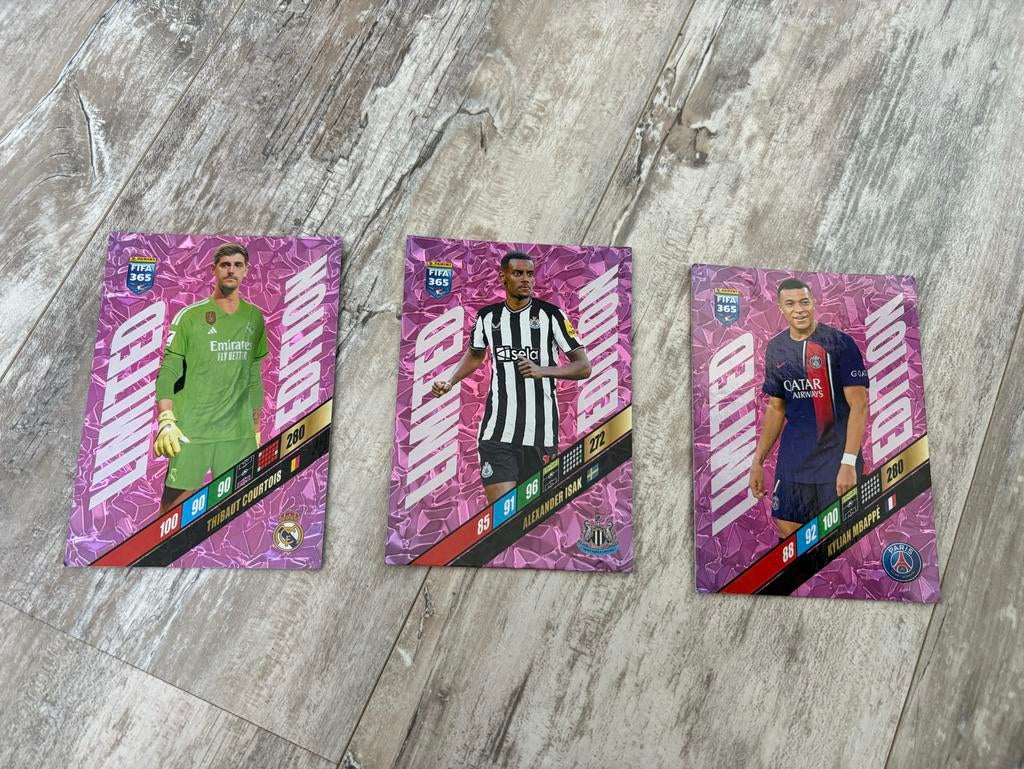 3 Limited Edition Panini FIFA 365 Adrenalyn 2024 kaarten, Hobby en Vrije tijd, Stickers en Plaatjes, Ophalen of Verzenden, Zo goed als nieuw