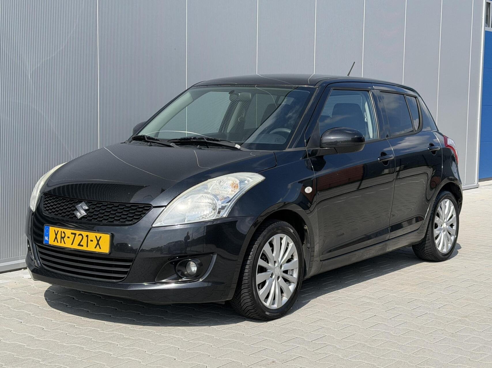 Suzuki Swift 1.2 Comfort | 4 Deurs | Airco | Trekhaak, Auto's, Voorwielaandrijving, Gebruikt, 4 cilinders, Stoelverwarming