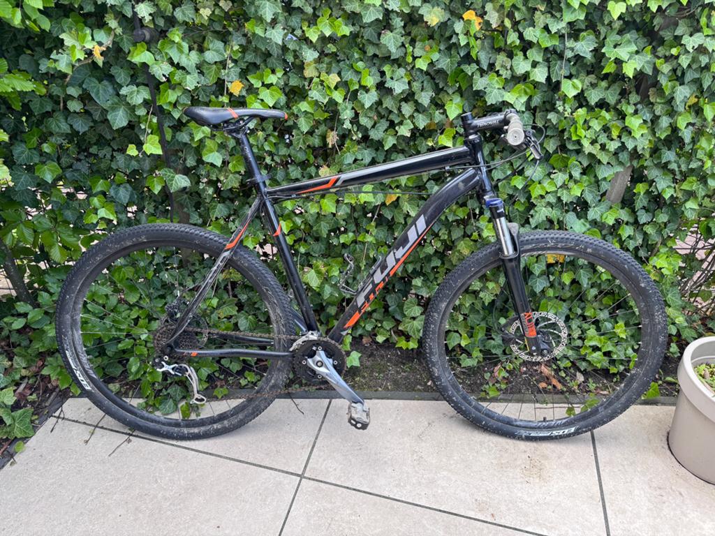 Fuji mountainbike die wat liefde kan gebruiken, Gebruikt, 26 inch, Meer dan 20 versnellingen, Ophalen
