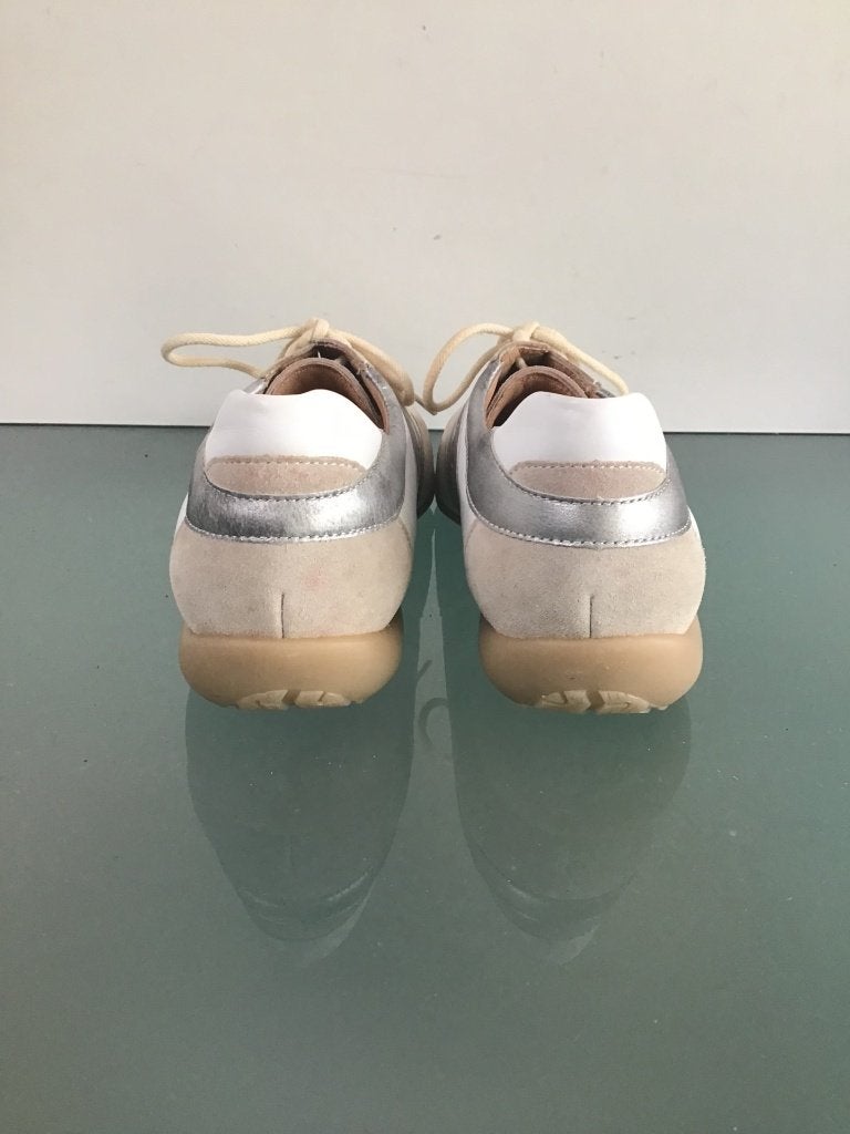 Hartjes | Nieuwe witte sneakers 36.5 | Gratis verzenden, Verzenden, Wit, Nieuw, Sneakers of Gympen