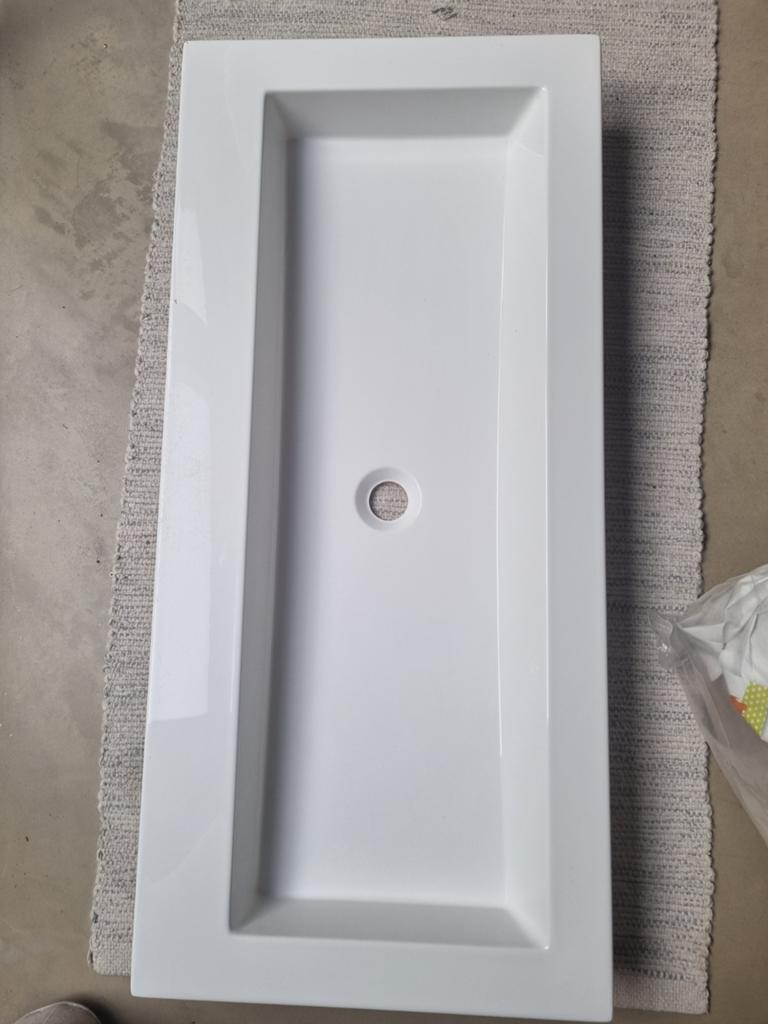 Lichte plastic wasbak, 100x46x10cm, zo goed als nieuw, Huis en Inrichting, Badkamer | Complete badkamers, Ophalen of Verzenden