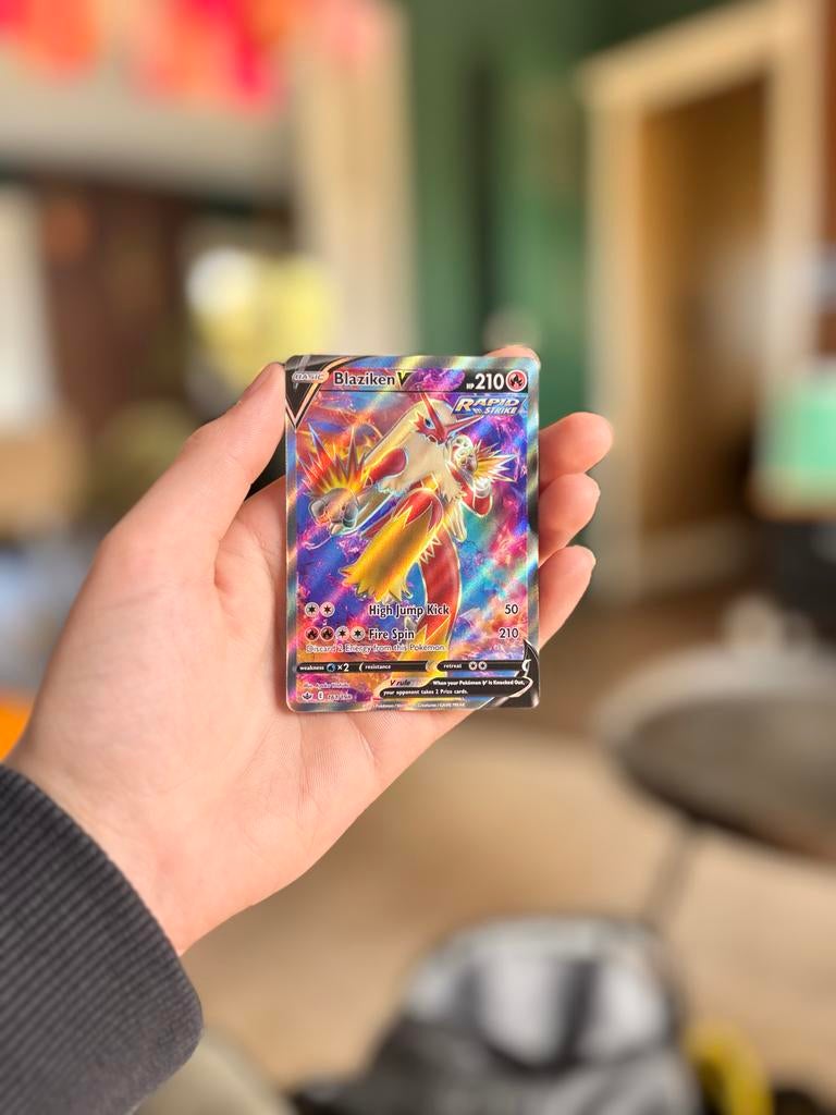 Blaziken V Pokémon Kaart - Rapid Strike, Ophalen of Verzenden, Zo goed als nieuw, Losse kaart, Foil