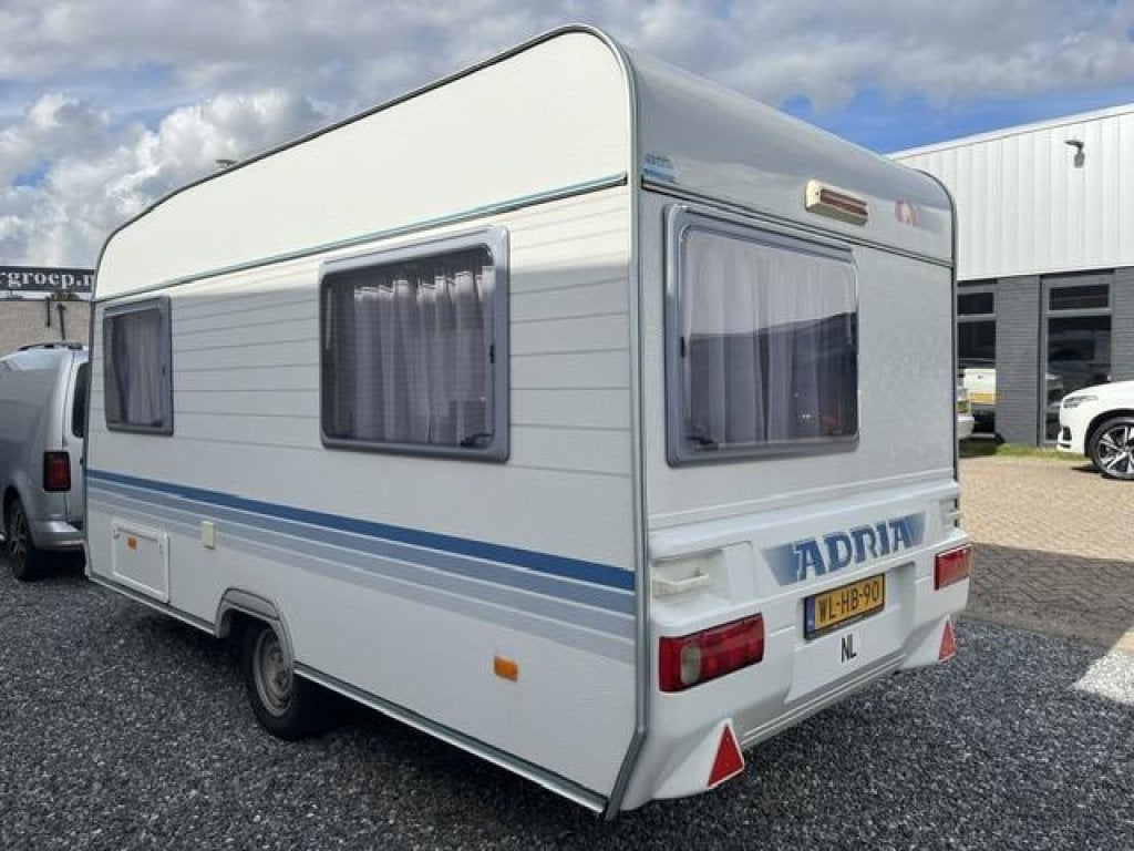 Adria Altea 390 DS Lichtgewicht + Voortent, Caravans en Kamperen, Bedrijf, Treinzit, Adria, 500 - 750 kg