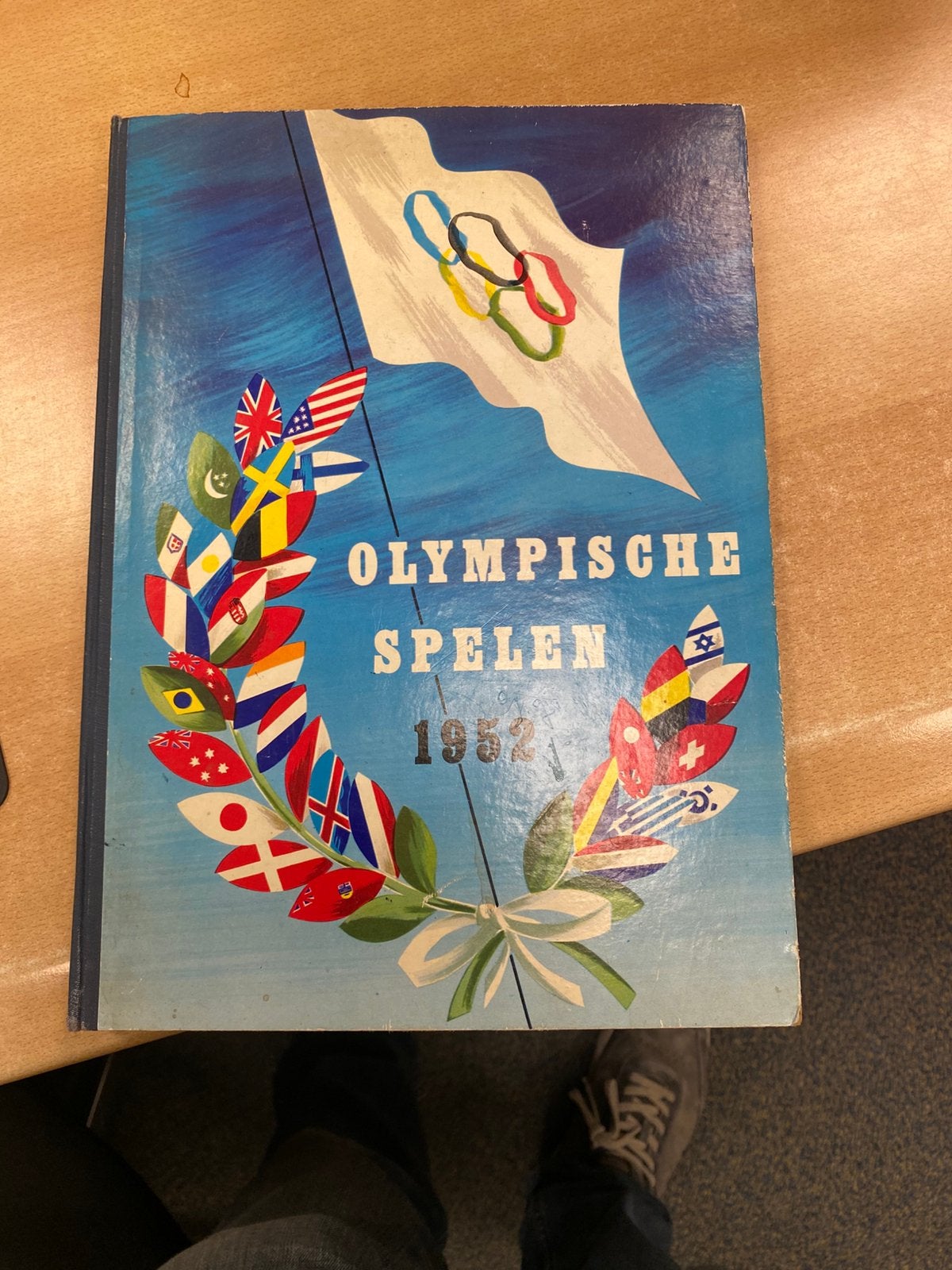 Olympische spelen 1952, Boeken, Ophalen of Verzenden, Gelezen
