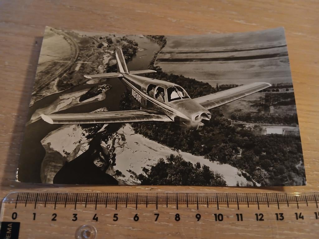 Beechcraft Debonair zaken vliegtuig USA Kaart Luchtvaart, Ophalen of Verzenden, Zo goed als nieuw, Kaart, Foto of Prent