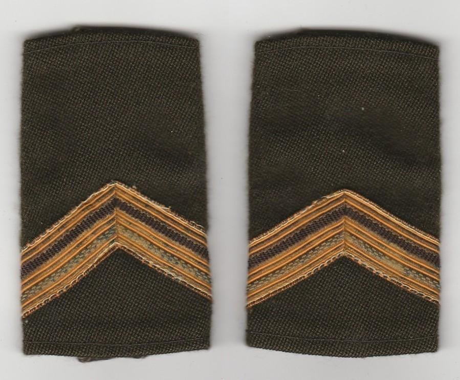 set rangen epauletten Sergeant 1e kl (A16), Ophalen of Verzenden, Landmacht, Nederland, Embleem of Badge