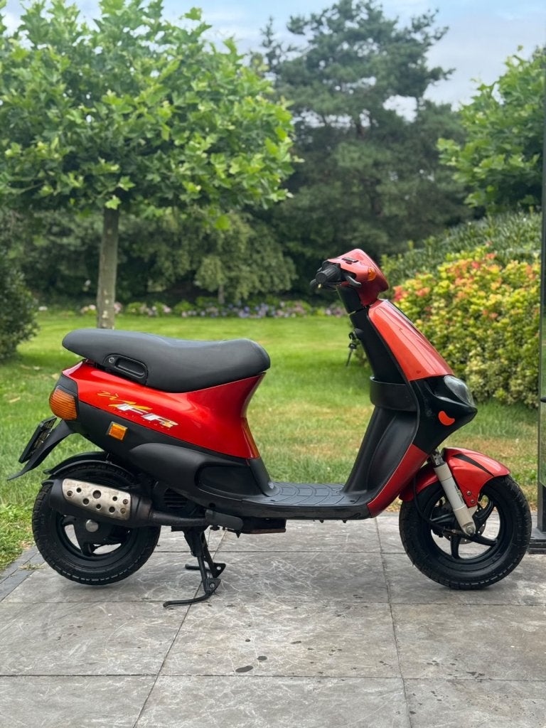 ⭐️Piaggio zip fastrider 2t brom rood start en rijd ⭐️, Fietsen en Brommers, Scooters | Piaggio, Niet ingevuld, Niet ingevuld, Niet ingevuld