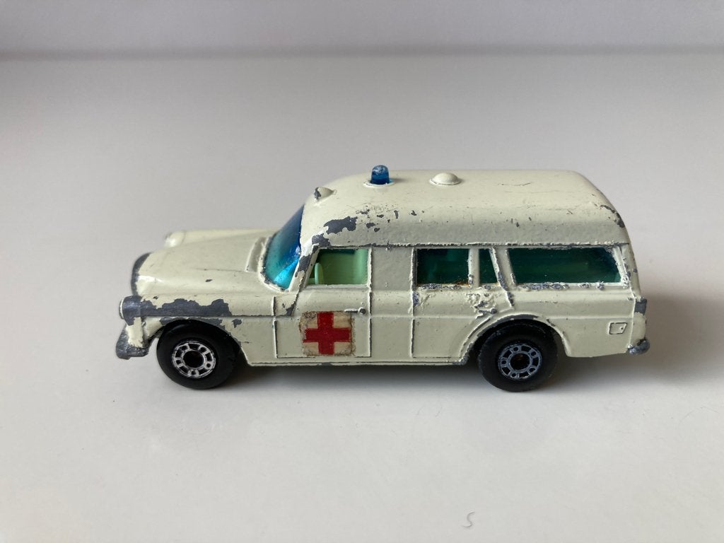 Mercedes Benz Benz Ambulance, 1970 - Matchbox 1-75 series, Ophalen of Verzenden, Gebruikt, Auto