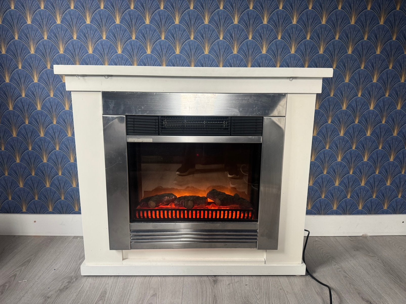 Leuke Elektrische haard met licht, warmte en timerfunctie, Huis en Inrichting, Haarden, Ophalen, Zo goed als nieuw, Vrijstaande haard