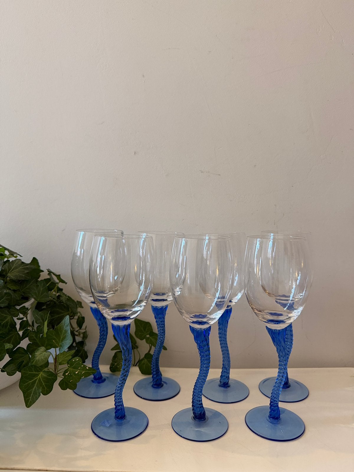 Set van 7 wijnglazen met Wavy voet, Ophalen of Verzenden