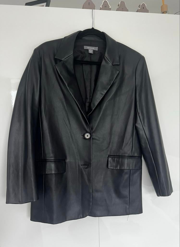 Zwarte nep leren blazer Primark maat 38, Kleding | Dames, Jasjes, Kostuums en Pakken, Zo goed als nieuw, Jasje, Maat 38/40 (M)