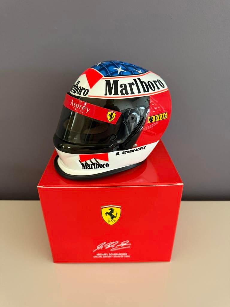 Michael Schumacher Spanje 1996 1:2 Helm Marlboro Livery, Verzamelen, Ophalen of Verzenden, Zo goed als nieuw, Formule 1