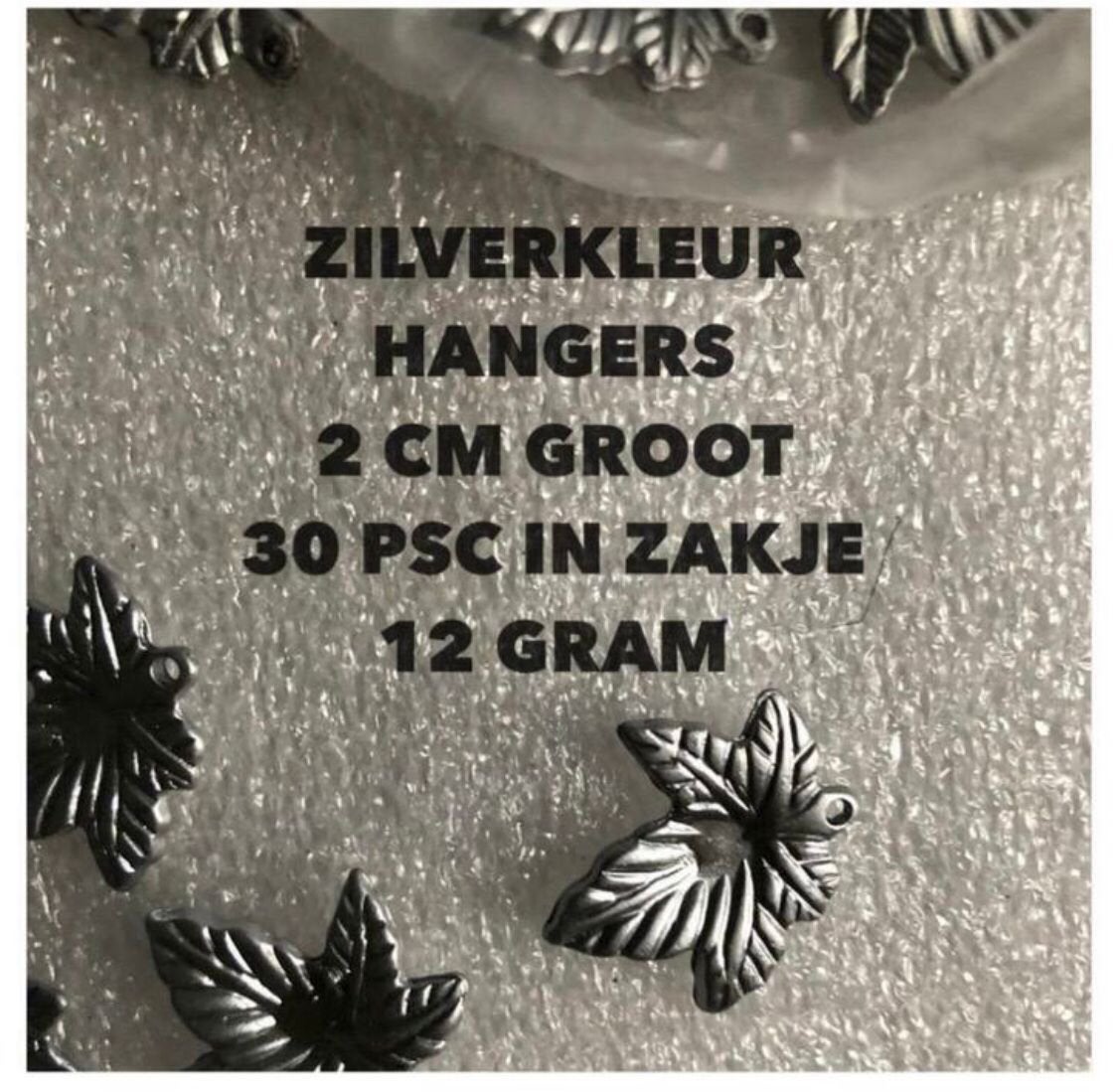 HANGERS - 2 CM GROOT X 30 STUKJES ZAK - ZILVERKLEUR, Ophalen of Verzenden, Zo goed als nieuw, Hanger