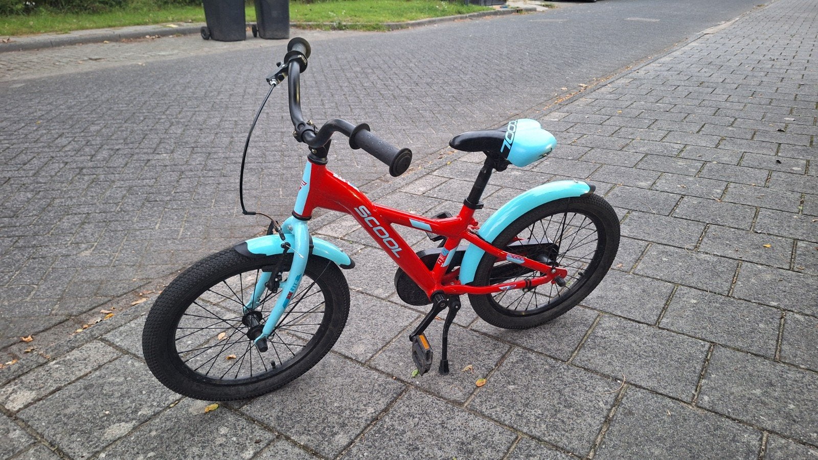 SCOOL 16 Inch kinderfiets - Gebruikt, in goede staat, Ophalen, Terugtraprem, SCOOL, 16 tot 20 inch