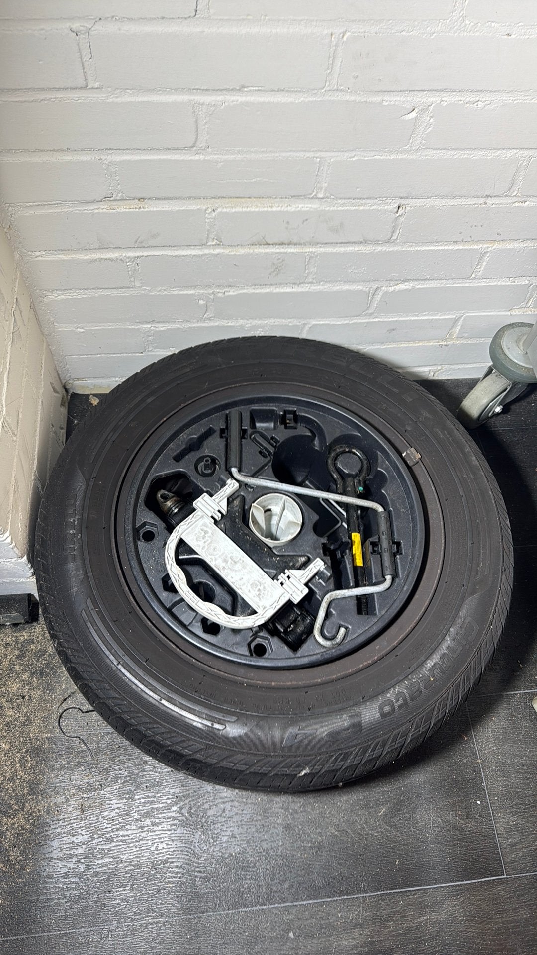 Band 175/65 r14 op velg met krikset, Ophalen, Nieuw