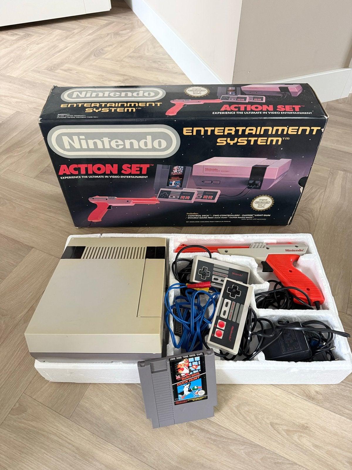Orginele Nintendo (NES) Action Set - werkend, Ophalen, Gebruikt, Met 2 controllers, Met games