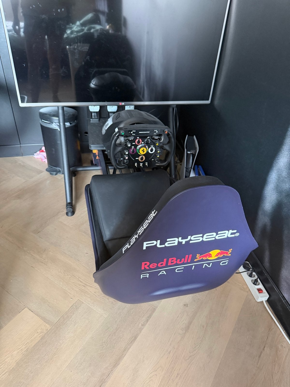 Thrustmaster T-GT II + Playseat Red Bull Racing, Ophalen, Overige merken, Zo goed als nieuw