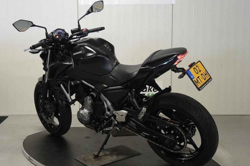 Kawasaki Z650 mat zwart, 2 cilinders, Occasion, Particulier, Meer dan 35 kW