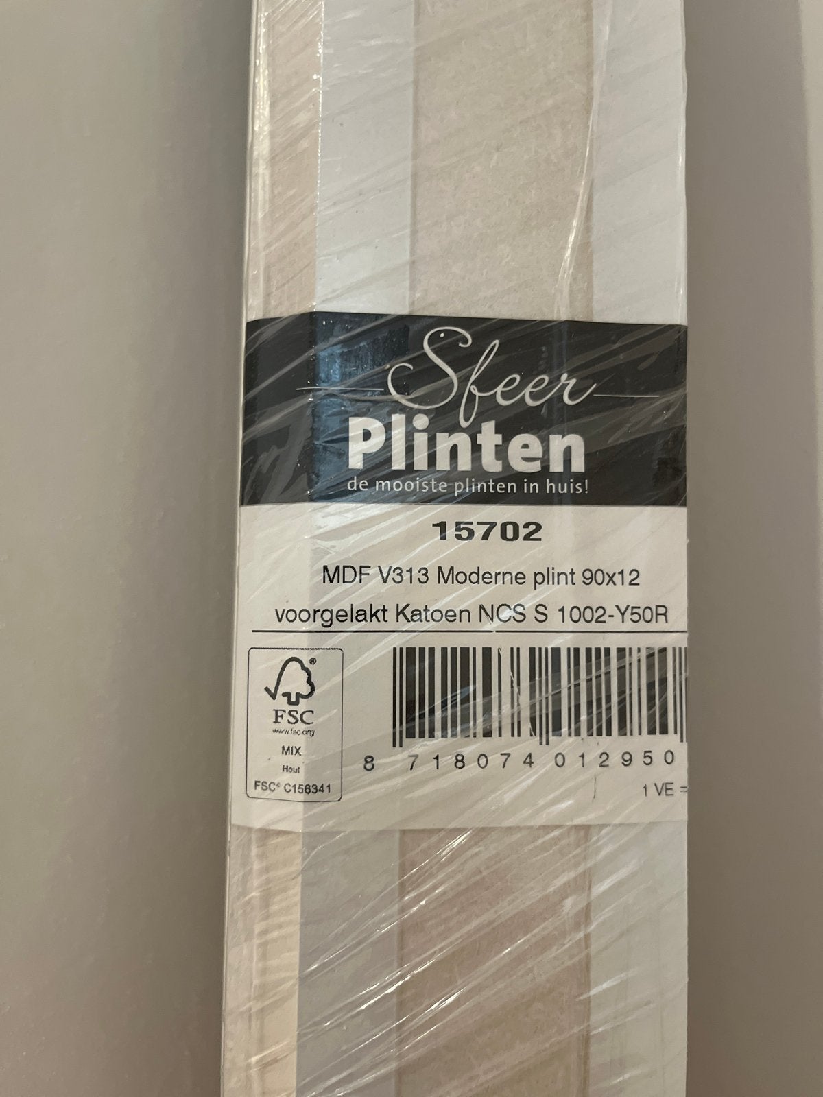 MDF V313 Moderne plint 90x12 voorgelakt Katoen, Nieuw, Ophalen of Verzenden, Mdf, 250 cm of meer