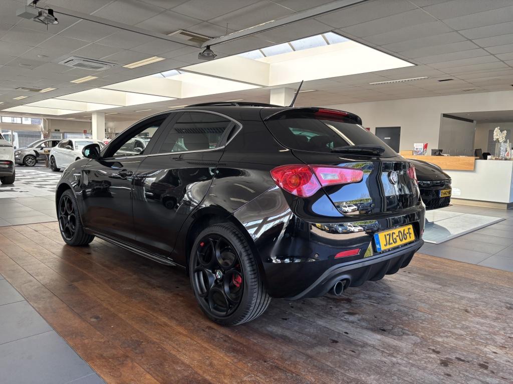 Alfa Romeo Giulietta 1.4 Turbo Sprint | Xenon | Cruise | Pan, Keurmerk '100% Onderhouden', 12 maanden, Gebruikt, Euro 6